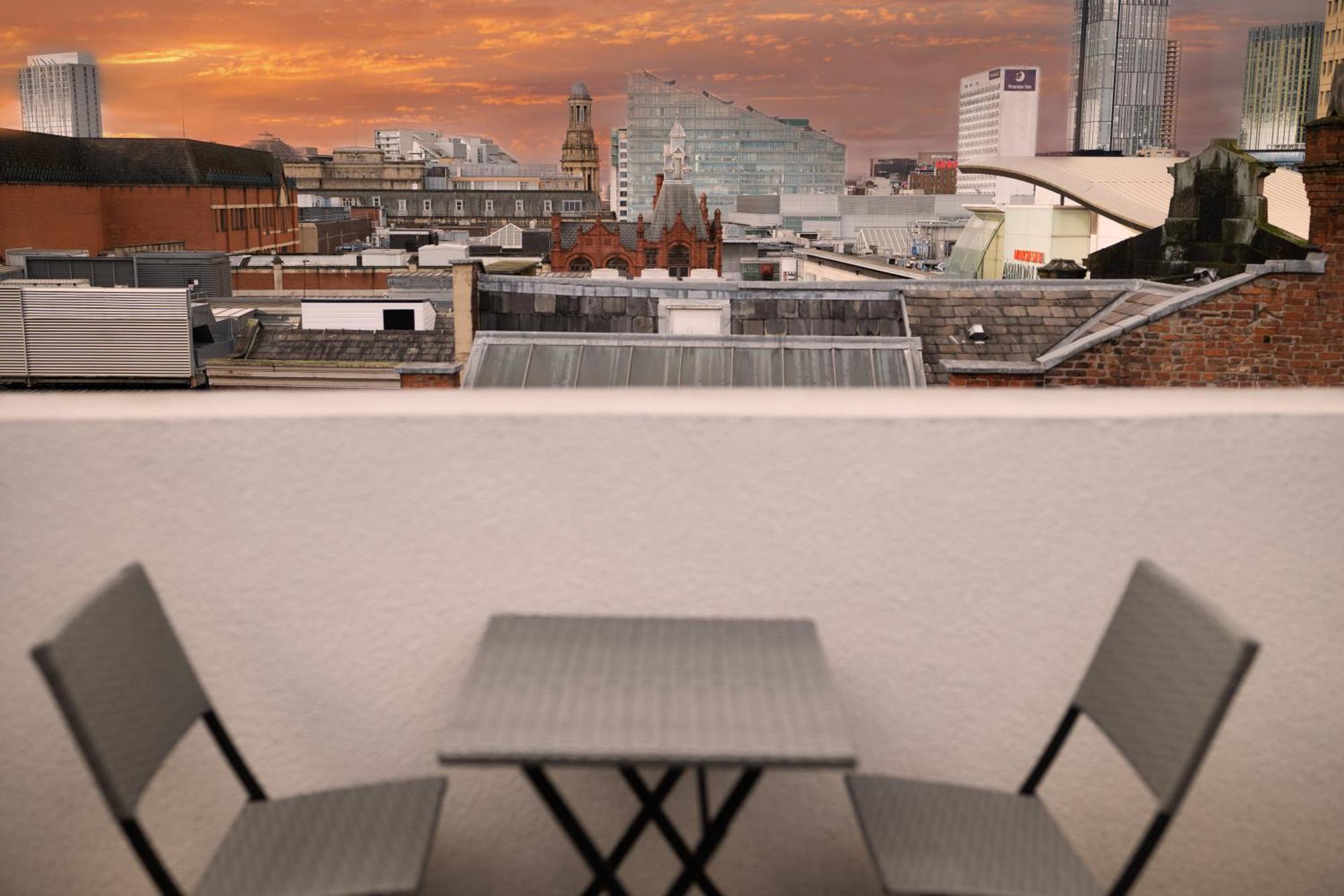 Kula Manchester Buitenkant foto